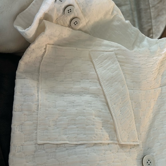 CAbi new white  blazer - Picture 8 of 8